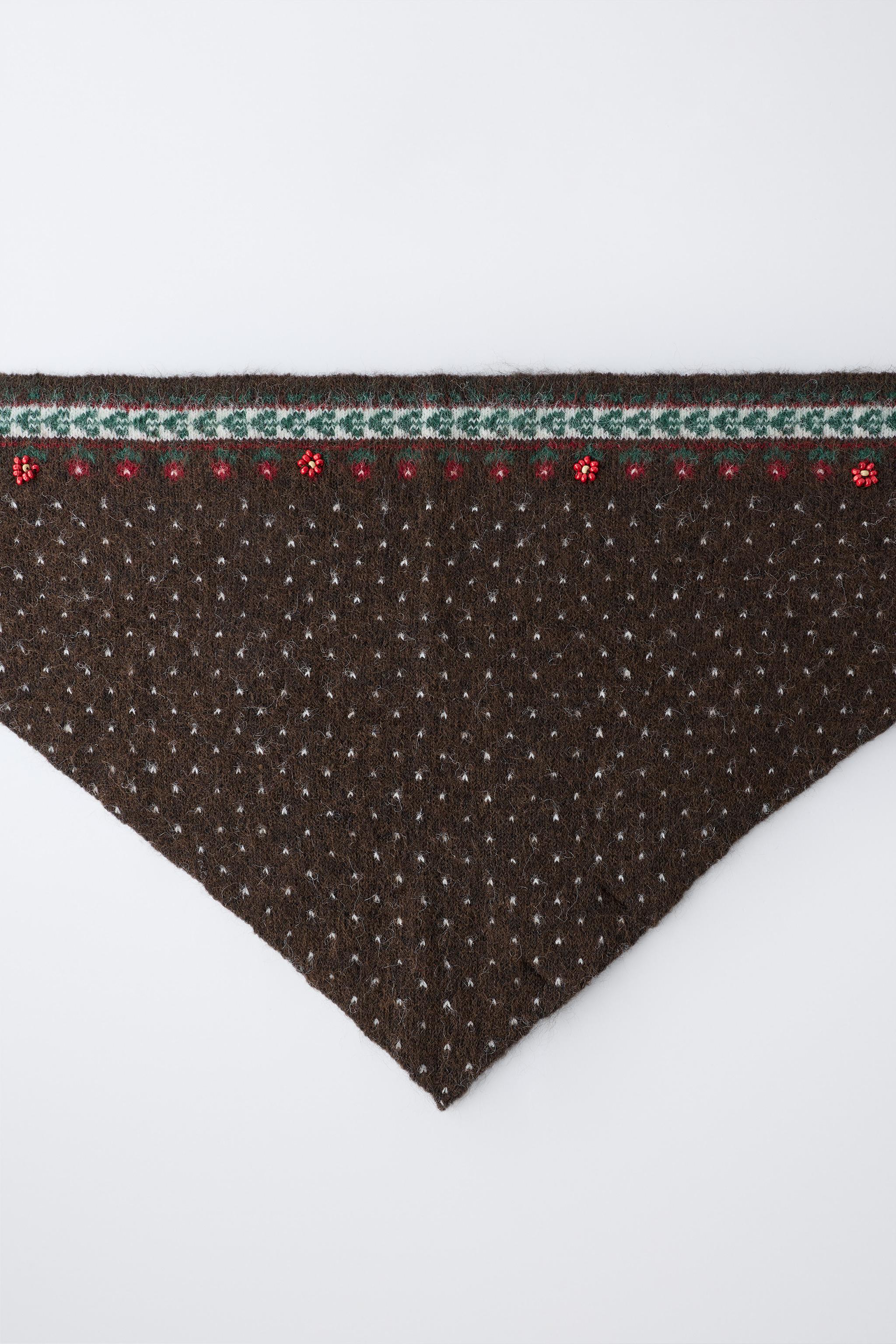 FOULARD TRIANGULAIRE FLEURS ET FANTAISIE